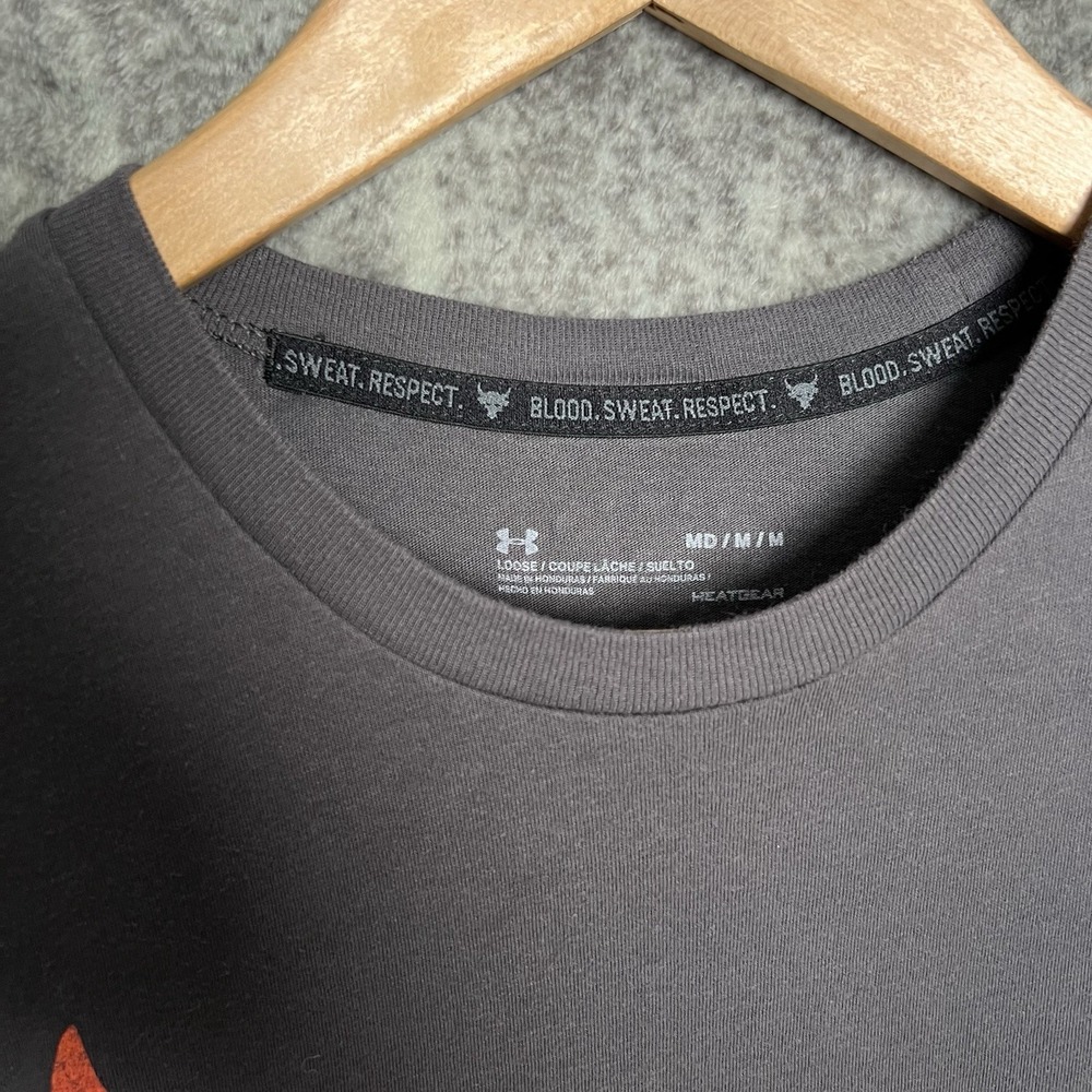 Under Armour Heatgear T Shirt Mens M Gray Cotton Loose Fit Project Rock Logo - Picture 2 of 7